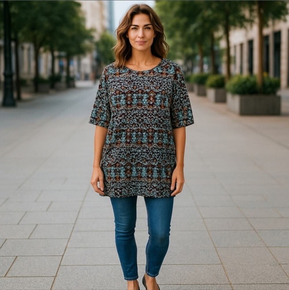LulaRoe Simply Comfortable Women's Tribal Pattern Hi-Low Tunic  - Size M